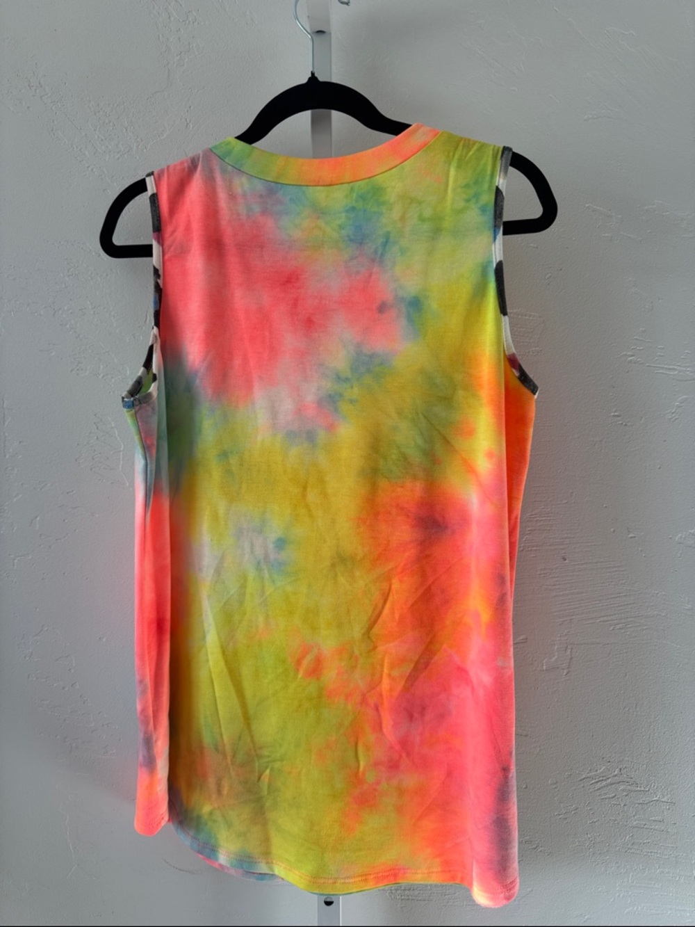 Tie-Dye Sleeveless Tank with Leopard Print Pocket - Multicolor - Picture 3 of 5